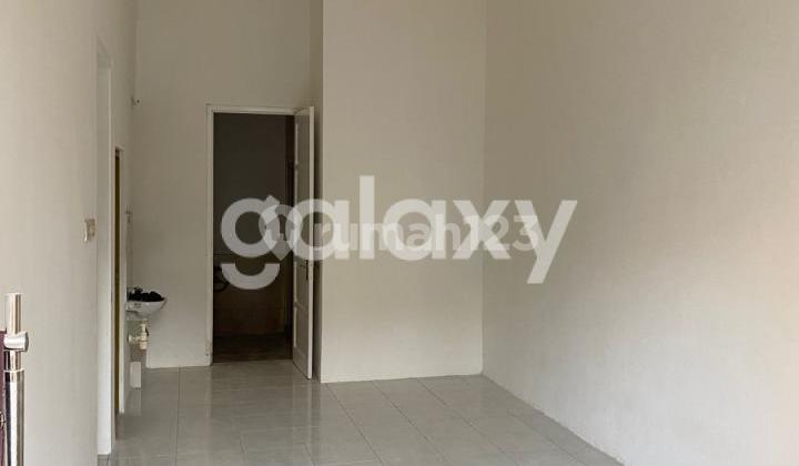 Affordable Minimalist House in Mulyosari Surabaya Strategic Location Ready to Occupied Flood-Free 2