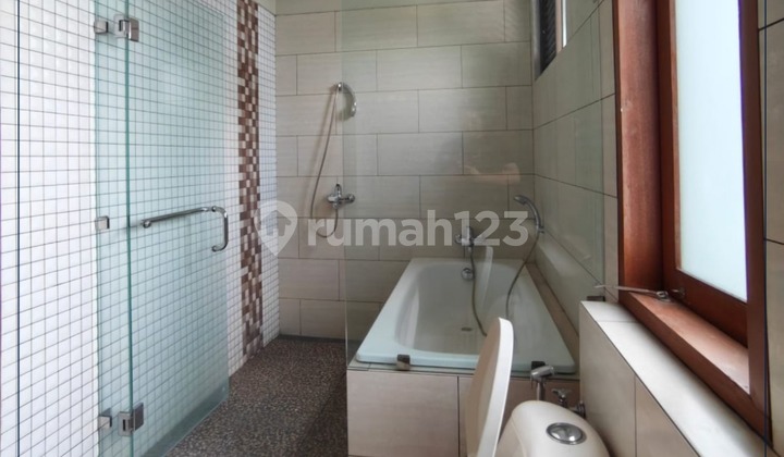 Disewakan Murah Rumah Di Kebayoran Baru 2