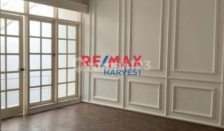 Dijual Rumah Design Minimalist Bagus 2 Lantai Bisa dijadikan tempat Usaha Strategis 