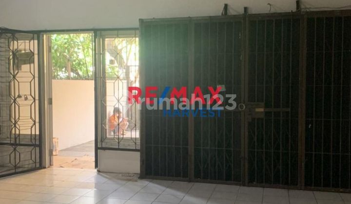 Dijual Rumah Design Minimalist Bagus 2 Lantai Bisa dijadikan tempat Usaha Strategis  2