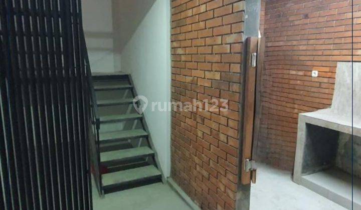 Dijual Rumah Tinggal Sangat Murah 3 Lantai Design Terakota 2