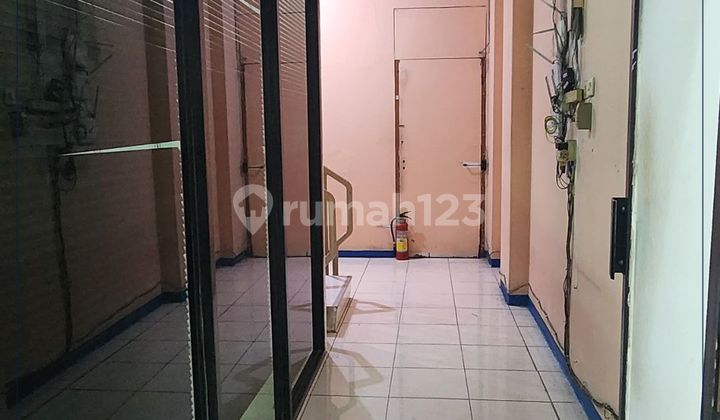 For Rent Quick Ready-to-Use Shop House Strategic Location in Cideng 2