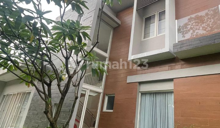 Dijual Rumah Mewah di Cluster Orlanda Alam Sutera Semi Furnished Dijual Rumah Mewah di Cluster Orlanda Alam Sutera Semi Furnished