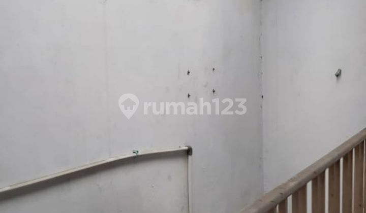 Dijual Rumah Hoek Bagus di Tambora 2