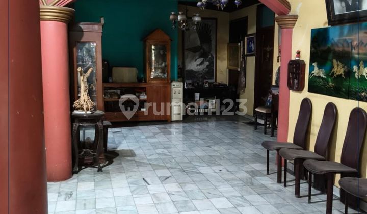 Dijual Rumah Klasik Full Furnished di Srengseng 2