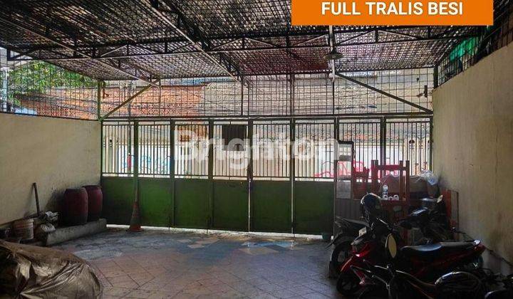 RUMAH KOST BERLOKASI STRATEGIS DI DEKAT STASIUN MANGGA BESAR JAKARTA PUSAT [KOST 1102 J]