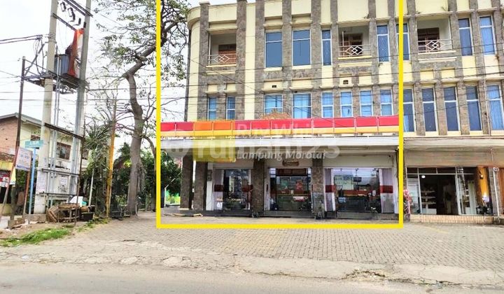 Ruko Tiga Pintu Ki Maja 