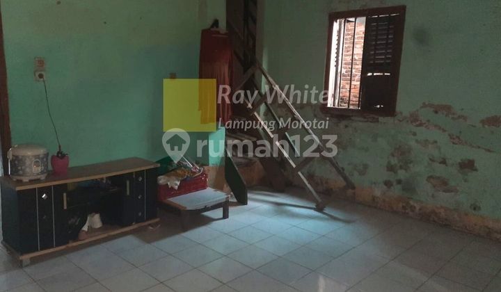 Rumah Pinggir Jalan di Jalan Pahlawan 2