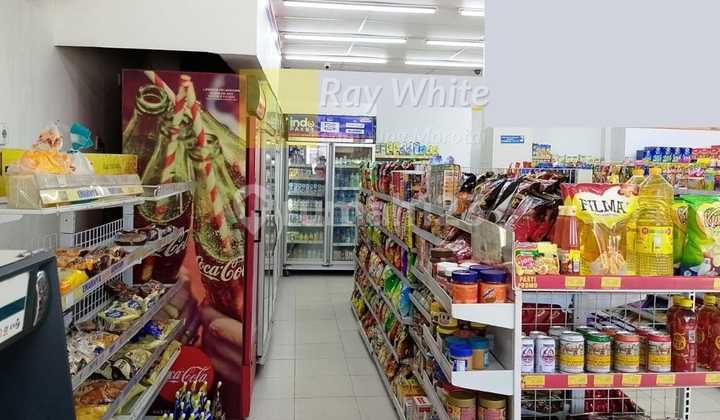 For Sale: 3-Door Commercial Building