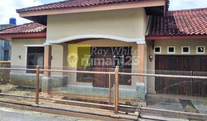 Dijual rumah di Kedamaian