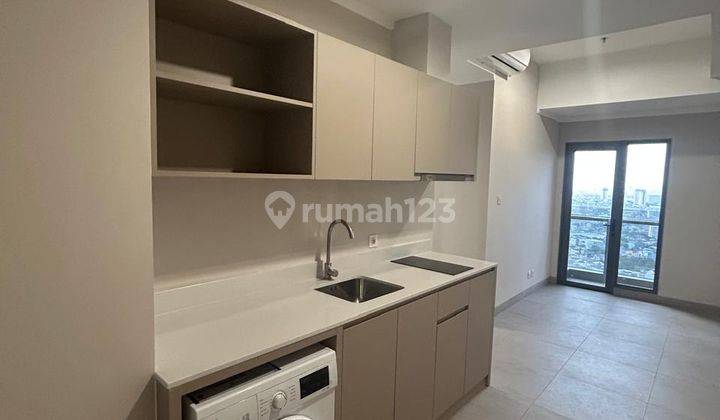 Apartement Murah Menara Jakarta 3 Kamar Tidur Semi Furnished 1