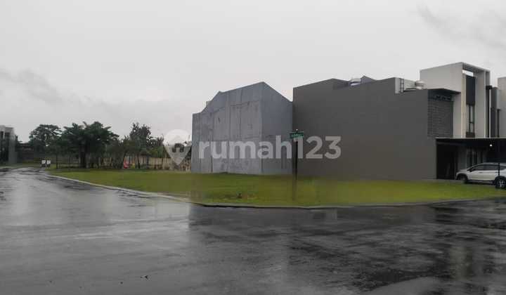 Plot in Suvarna Sutera (Hook)