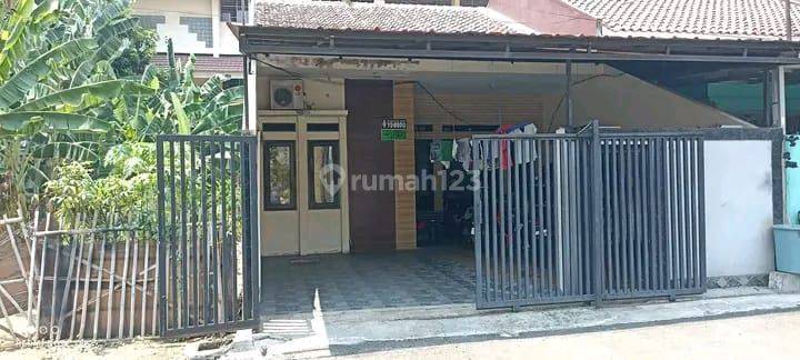 Jual rumah seken kapling , perlu dicat ulang...di cipedak jagakarsa 2