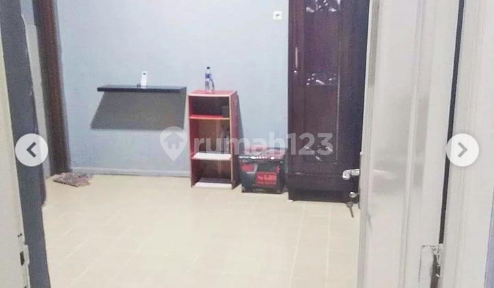 Dan's Boarding House and Kiosk in Kampung Melayu, Tebet, South Jakarta 2