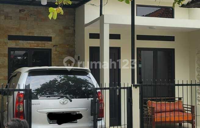 Ready-to-Occupy House, Strategic Location, Near MRT in Lebak Bulus, South Jakarta