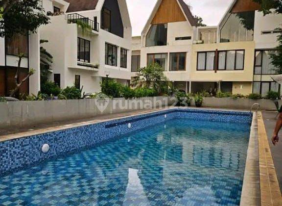 Rumah Di Dalam Towhouse Mewah Jati Padang Di Jakarta Selatan 1