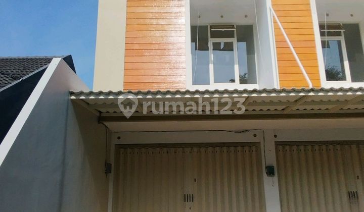 3-Story Shop House in New West Gayungsari Main Road, Brand New 1