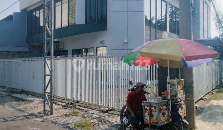 Well-Maintained 2-Story Ruko on Kenjeran Main Road 2