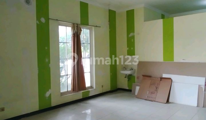 Ruko 2,5 Lantai Kutisari Siap Pakai
 2