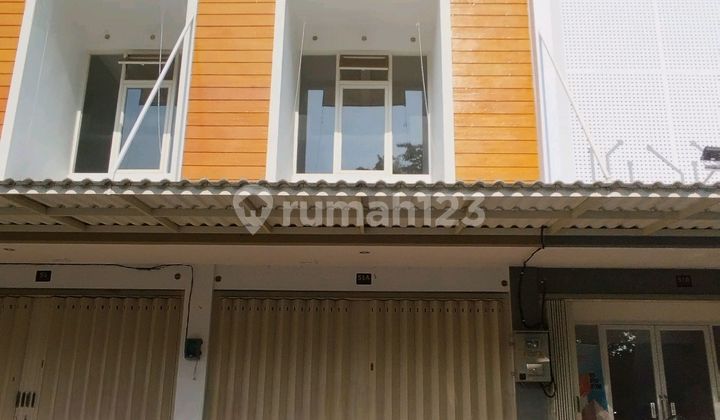 3-Story Shop House on New Raya Gayungsari Barat, Freshly Built 1