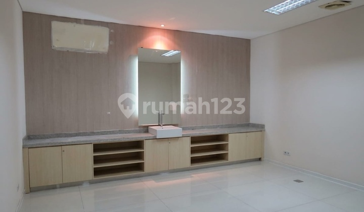 5-Storey Shop House at Zero Hr Muhammad Main Road Ready for Use 2