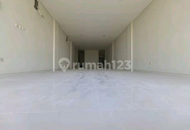 Four-Story Zero-Lot Line Shophouse on New Dinoyo Main Road 2