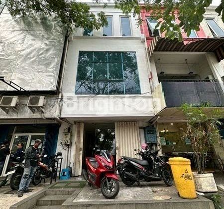 3.5-Storey Shop House in Karimun Jawa 1