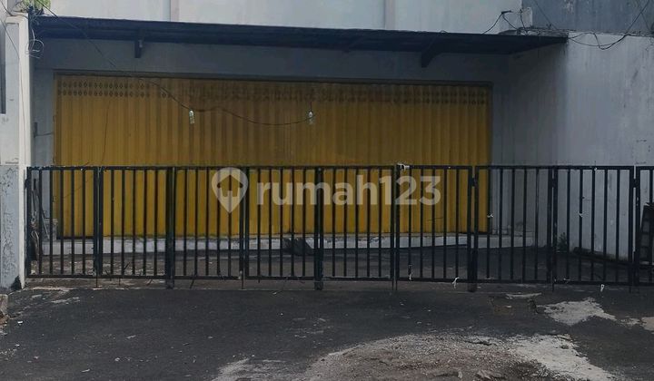 Single-Story Shop House Zero Dukuh Kupang Barat Street 1