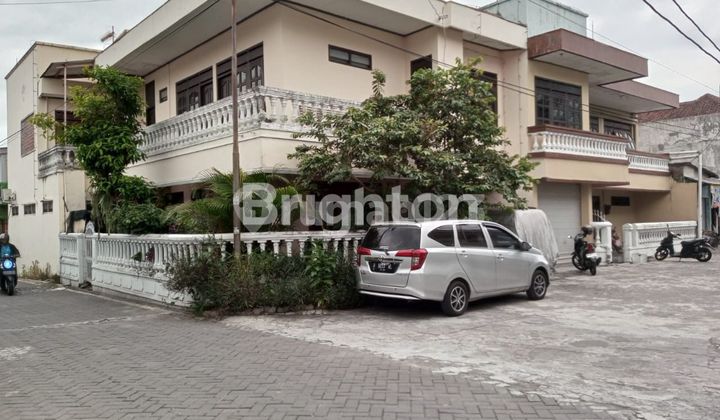 For Sale: Ready-to-Occupy Boarding House & Main House, Attractive Investment in Premium Location Babarsari, Yogyakarta For Sale: Ready-to-Occupy Boarding House & Main House, Attractive Investment in Premium Location Babarsari, Yogyakarta