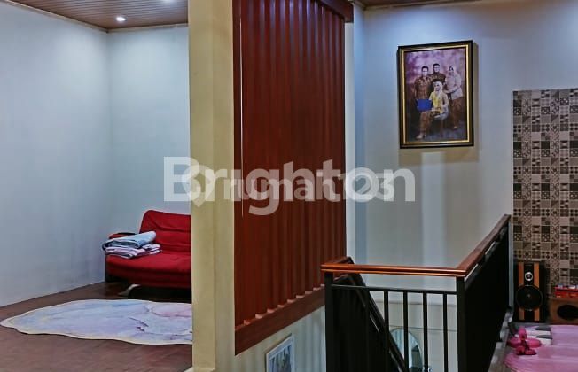 2-STORY HOUSE COMPLETE WITH FULL FURNISHED CONTENTS