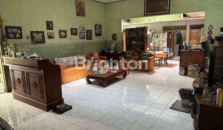 RUMAH NYAMAN DIKELILINGI KAMPUS DAN MALL DI CATURTUNGGAL SANGAT COOK UNTUK KOST DAN , LOKASI SUPER STRATEGIS. 2