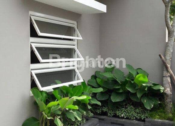 RUMAH MODERN 2 LANTAI DENGAN MATERIAL YANG BERKUALITAS 2