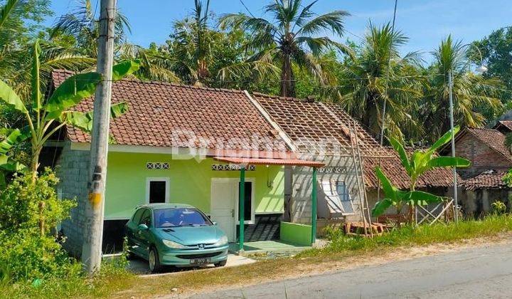 RUMAH TEPI JALAN LEBAR COCOK UNTUK USAHA DAN TEMPAT TINGGAL