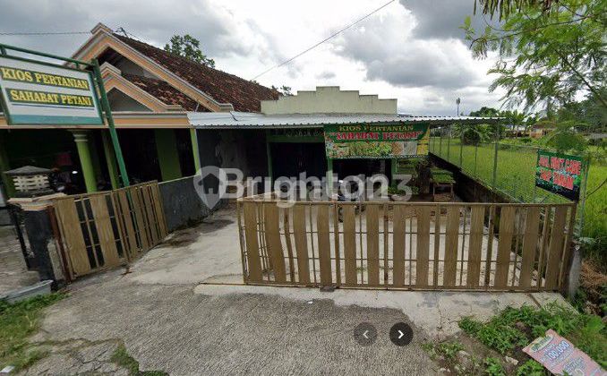 Land for Sale with Free House, Strategically Located in Front of MM Supermarket, Kalasan Sleman Land for Sale with Free House, Strategically Located in Front of MM Supermarket, Kalasan Sleman