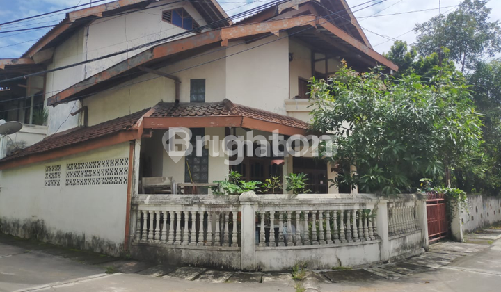 FOR SALE LAND WITH HOUSE & BOARDING BONUS IN STRATEGIC SLEMAN LOCATION, BEHIND AMBARUKMO PLAZA! FOR SALE LAND WITH HOUSE & BOARDING BONUS IN STRATEGIC SLEMAN LOCATION, BEHIND AMBARUKMO PLAZA!