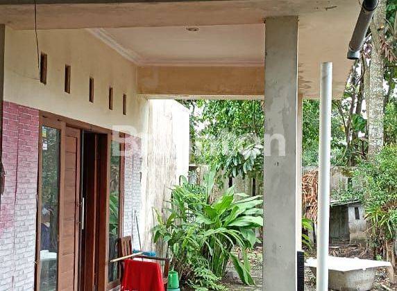 DIJUAL RUMAH DENGAN TANAH YANG LUAS - SIAP HUNI, FULL FURNISH, COCOK UNTUK INVESTASI 2