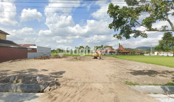 Land for Sale on the Side of Pakem-Prambanan Road – 30-Meter Front Width, Suitable for Business or Investment