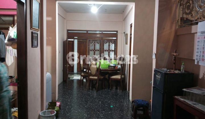 For Sale: Ready-to-Occupy Boarding House & Main House, Attractive Investment in Premium Location Babarsari, Yogyakarta For Sale: Ready-to-Occupy Boarding House & Main House, Attractive Investment in Premium Location Babarsari, Yogyakarta