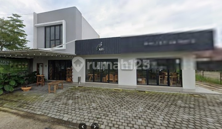 Spacious shop house for rent near Palagan Street and North Ringroad Spacious shop house for rent near Palagan Street and North Ringroad