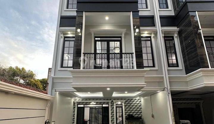 Rumah modern 3 lantai Dekat dengan pintu tol andara 2