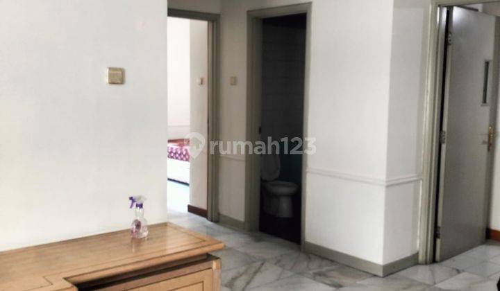 Dijual Apartemen Luas Dengan Dua Kamar Tidur Dan Lokasi Strategis 2