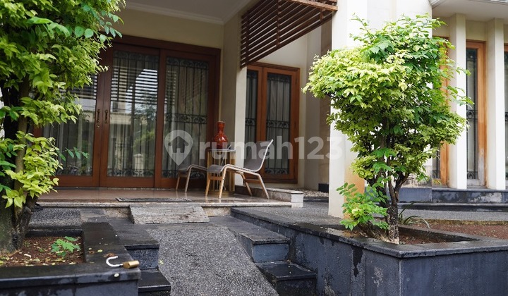 Dijual Rumah Modern Dengan Posisi Hoek Yang Memiliki Tanah Dan Bangunan Luas Dan Terletak Di Kota Jakarta 2