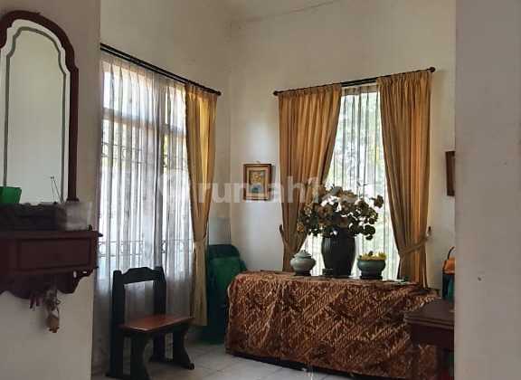 Dijual Rumah Yang Memiliki Tanah Dan Bangunan Luas Berlokasi Di Bintaro Tangerang Selatan 2