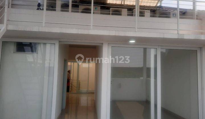 Rumah bagus dan modern 4 lantai SHM,semi furnish LT 99 m² (6x16,5) LB 330 m²,4+1 KT,5 KM hadap timur dikelapa lilin Kelapa Gading,Jakarta Utara 2