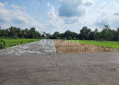 Tanah Jogja Dekat UII; SHM Pekarangan View Sawah Asri 1