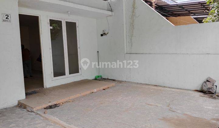 0160 Disewakan Rumah Green Garden Regency C, 3BR Kosongan 1