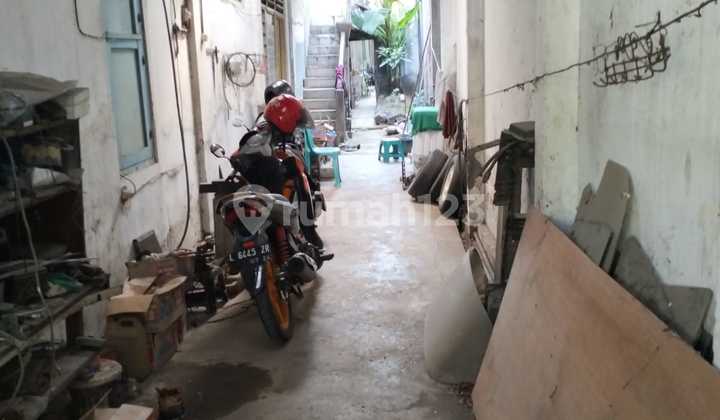 0461 - For Sale 2-Story House on JL Raya Menur, Land Area 420m², 7 Bedrooms, 3 Bathrooms 2