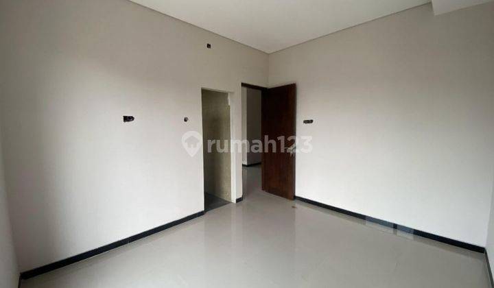 0804 Dijual Rumah Rungkut Harapan 3 BR 2 Lantai Hadap Timur 2