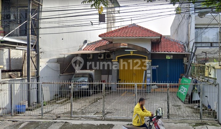 0911 - For Rent: 1.5-Story Shop House on Jl Kusuma Bangsa, Surabaya 2