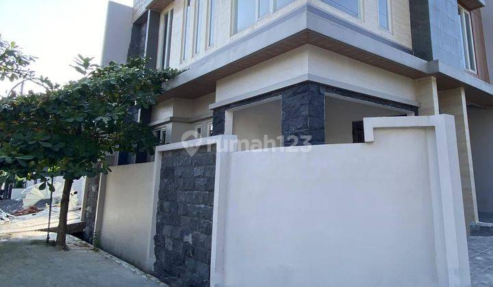 0805 Dijual Rumah Rungkut Harapan 3 BR Hook 2 Lantai Kosongan 1